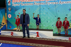 Три медали у самбистов на городском турнире