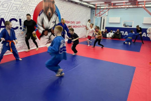 Сурдлимпийские чемпионы и чемпионы мира по дзюдо глухих провели мастер-класс для начинающих спортсменов