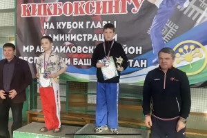 Три медали и приз за лучшую технику у кикбоксеров «ДЁМЫ» на республиканских соревнованиях