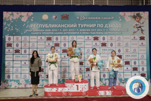 Две медали на межрегиональном турнире по дзюдо среди девушек у спортсменок Центра единоборств «Дёма»