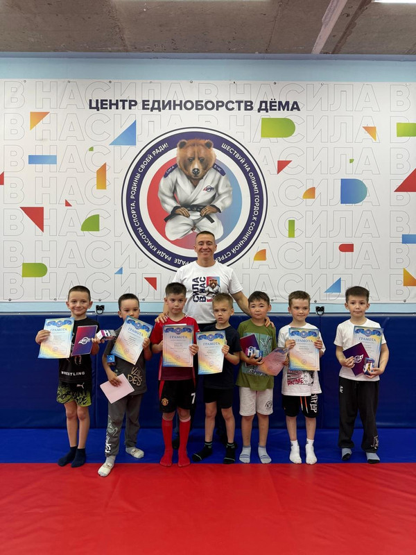 Спортсмены секции рукопашного боя завершили спортивный сезон контрольно-проверочным занятием