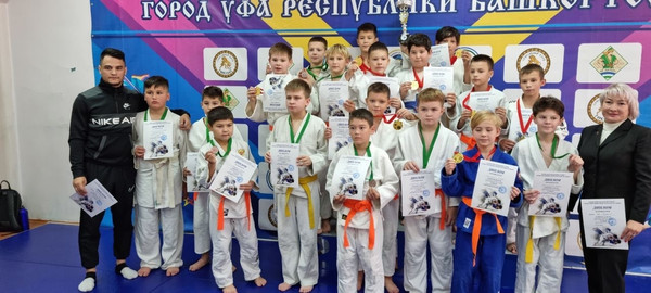 Две сборные команды Центра единоборств «Дёма» стали победителями городского командного турнира по дзюдо