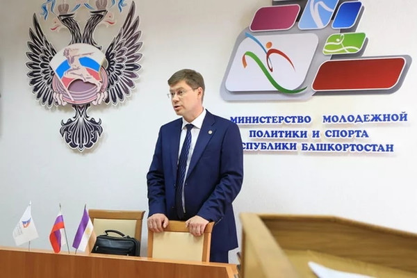 Поздравляем с Днем рождения министра спорта Республики